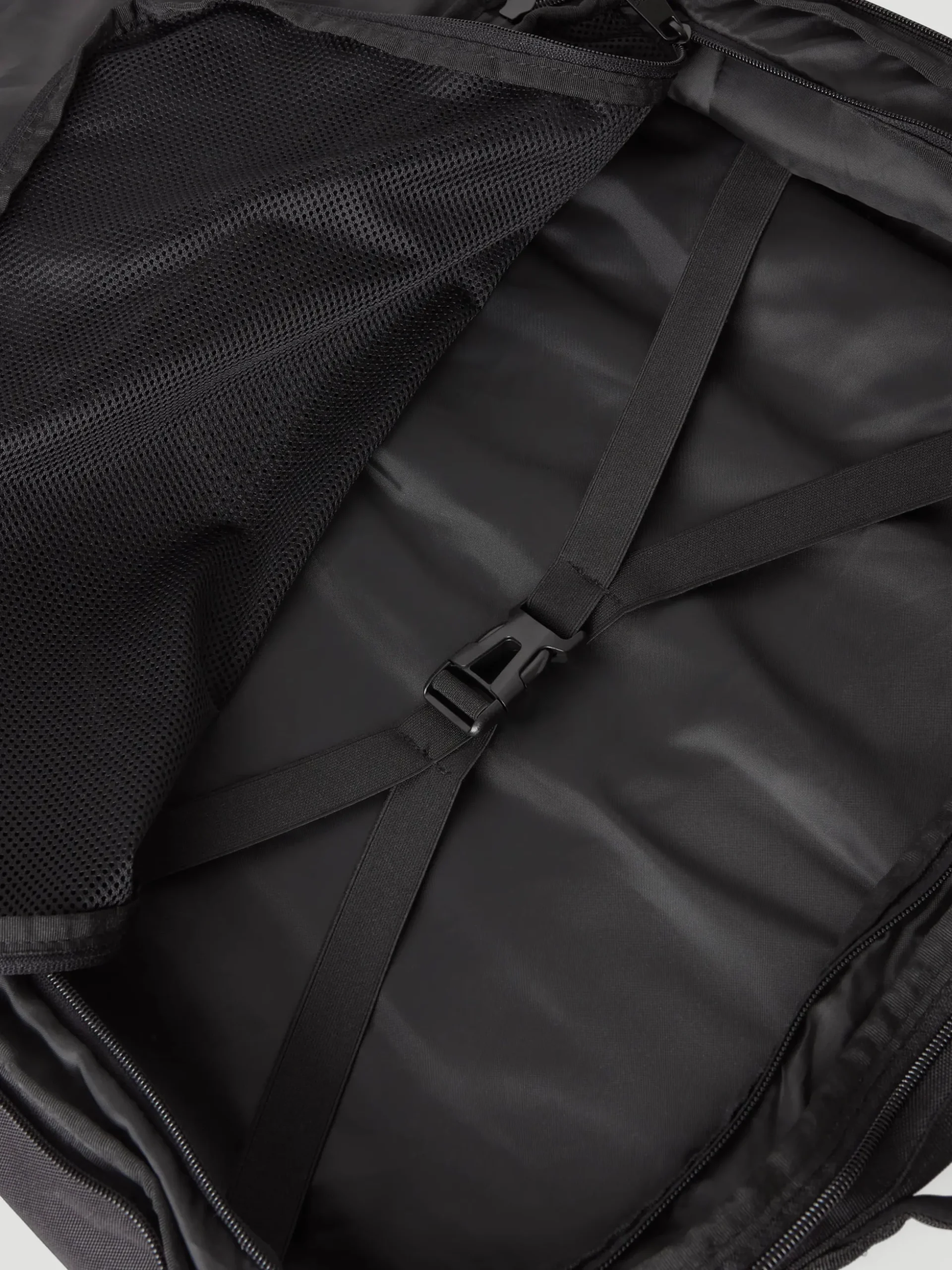Borg Travel Backpack L - 35L