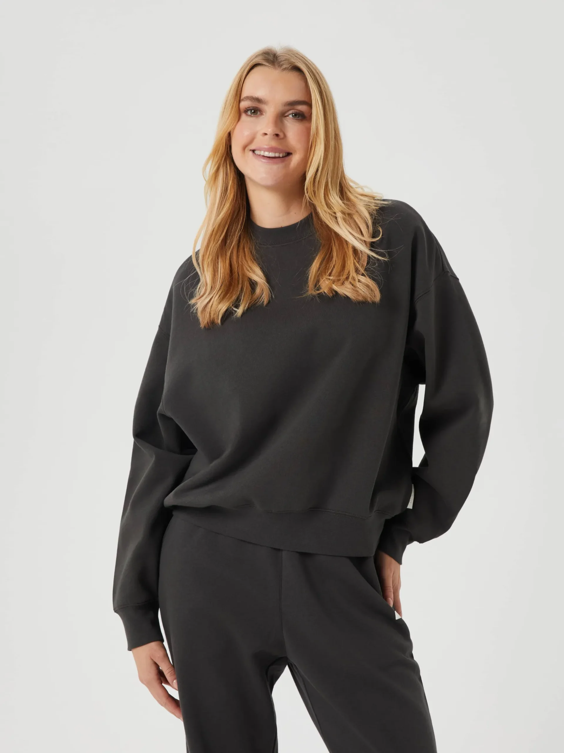 Studio Oversized Crew